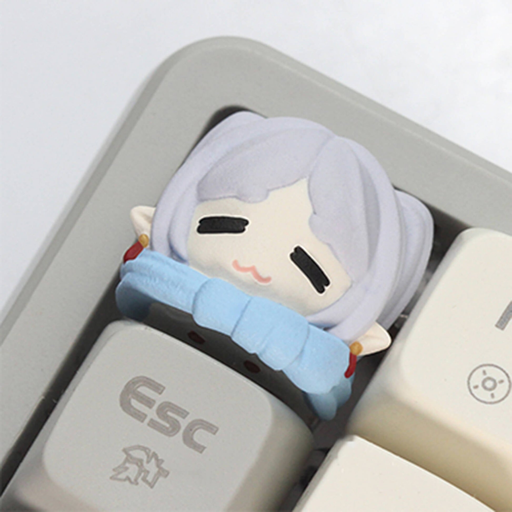 Frieren resin keycap keycapper
